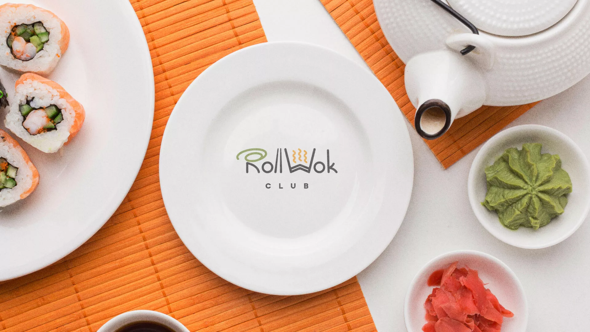 Разработка логотипа и фирменного стиля суши-бара «Roll Wok Club» в Заводоуковске